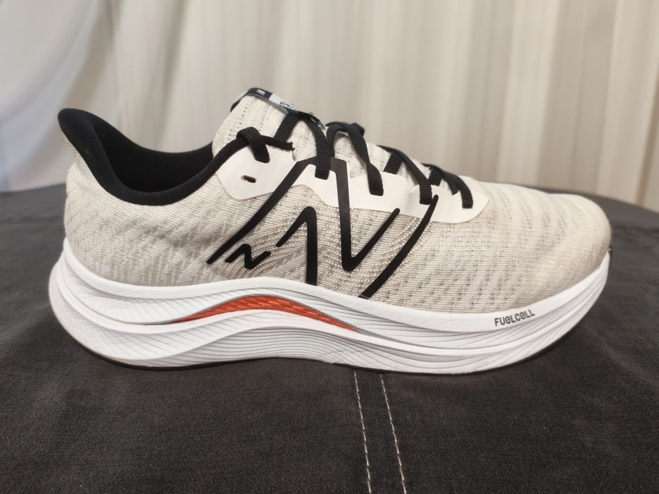 New Balance FuelCell Propel , marinea 45