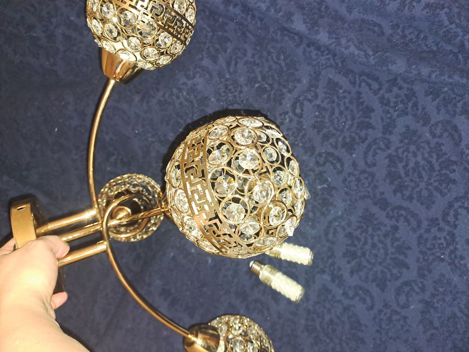 Люстра 4 рожка с лампочками