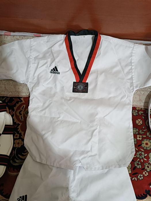 Продам кимоно и защитки