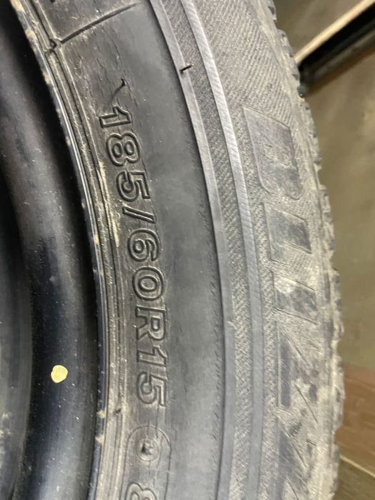 Продам комплект резины R-15