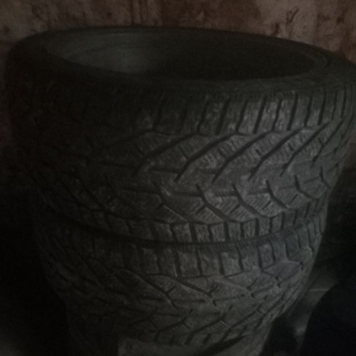 Anvelope de vânzare