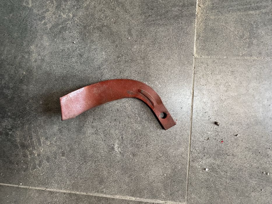 Зубр пичоқлар икки хил размерда.