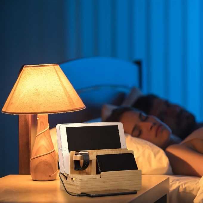 Бамбукова зарядна станция, органайзер за много устройства Relaxdays