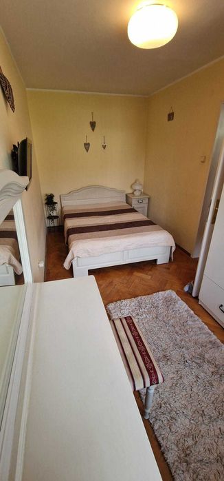 Inchiriez apartament 4 camere Baia Mare zona Gh. Marinescu