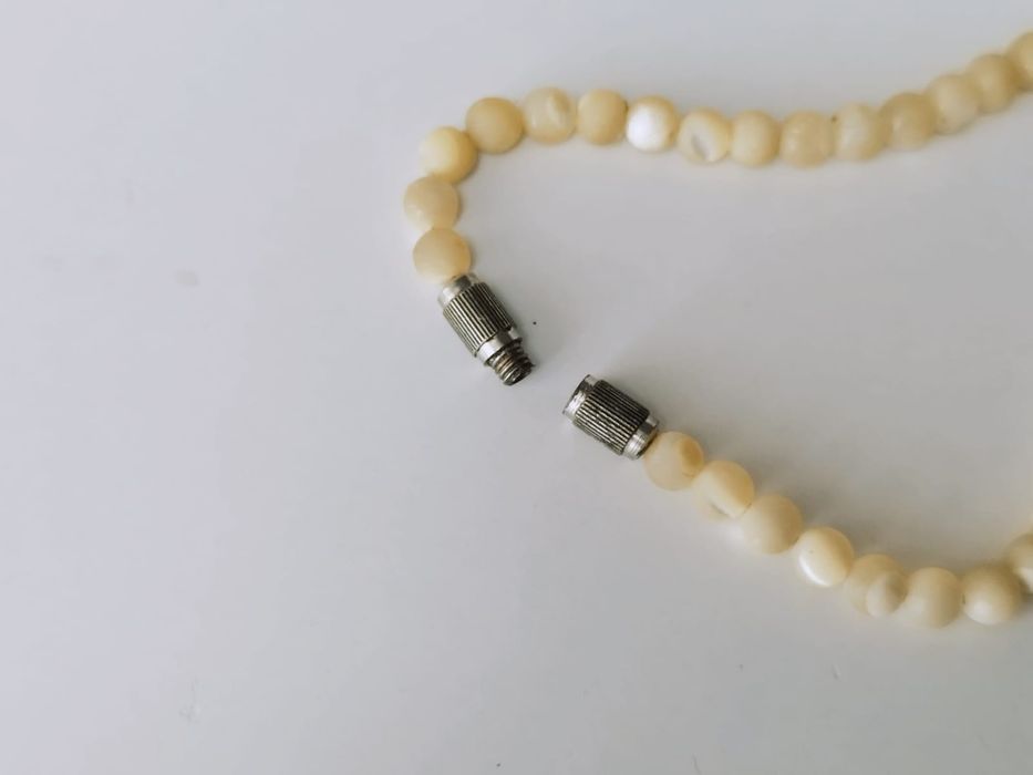 Vechi colier, anii 1920-'30, cu margele din sidef