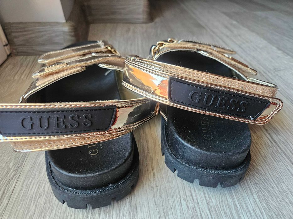 Guess сандали нови