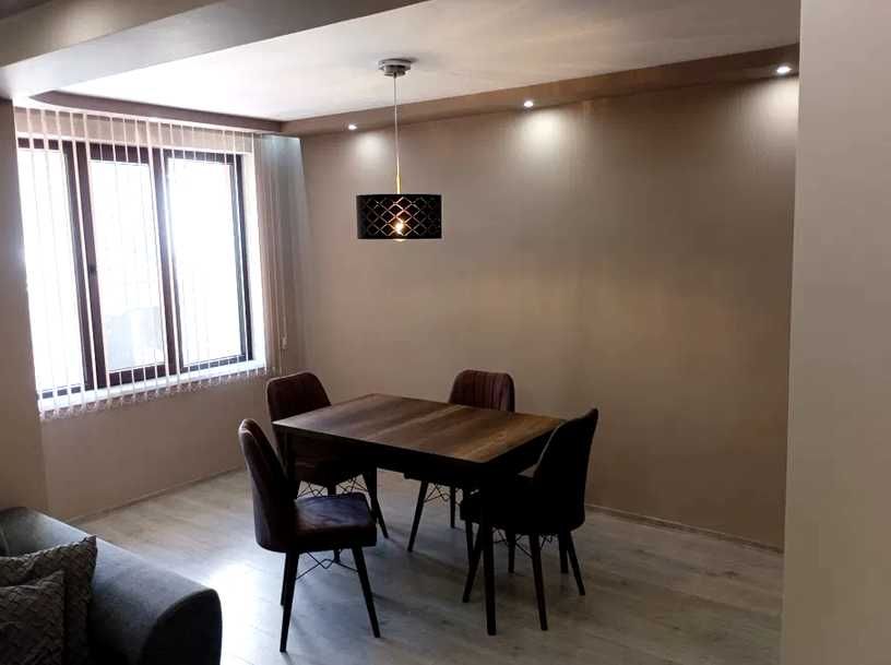 Дава се под наем Тристаен апартамент в Пловдив, Кючук Париж - 125 кв.м за 425 € - Снимка #4