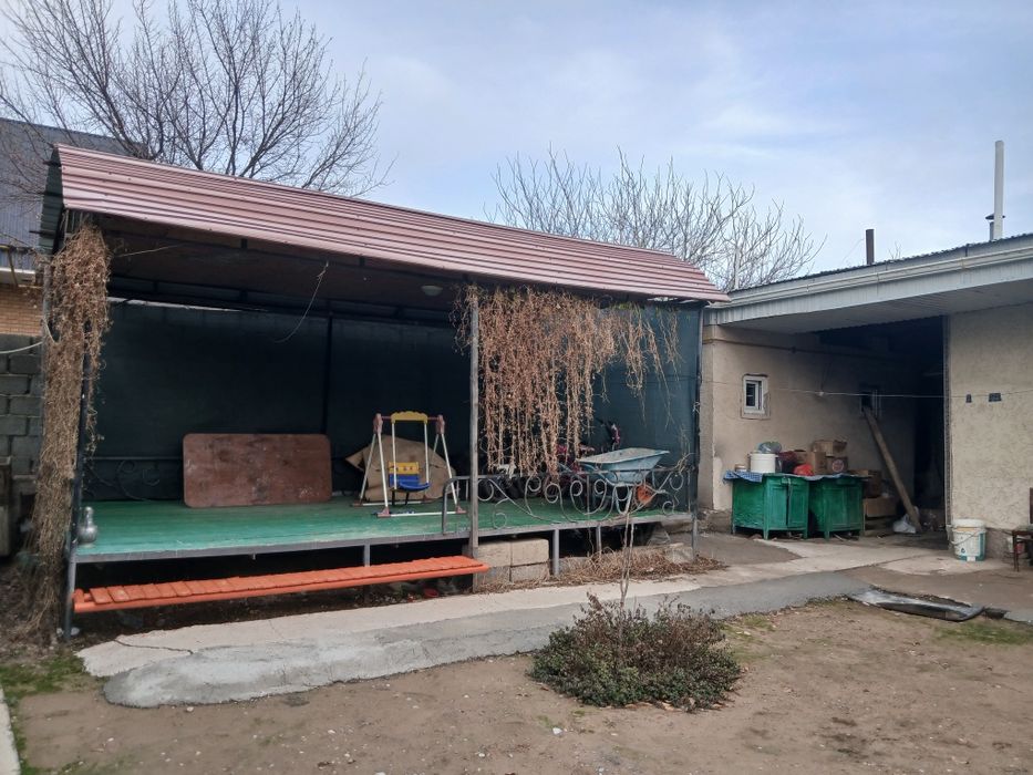 Дом продаётся  всеми удобствами