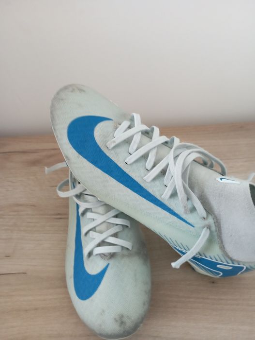 -- Ghete de fotbal  Nike -