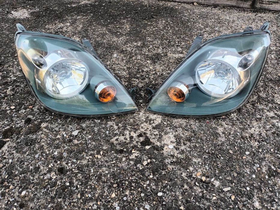 ляв и десен фар за форд фиеста FORD FIESTA V