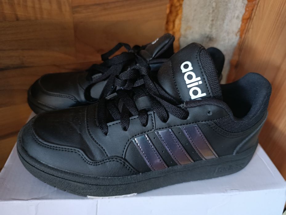 НОВИ Адидас момичешки маратонки