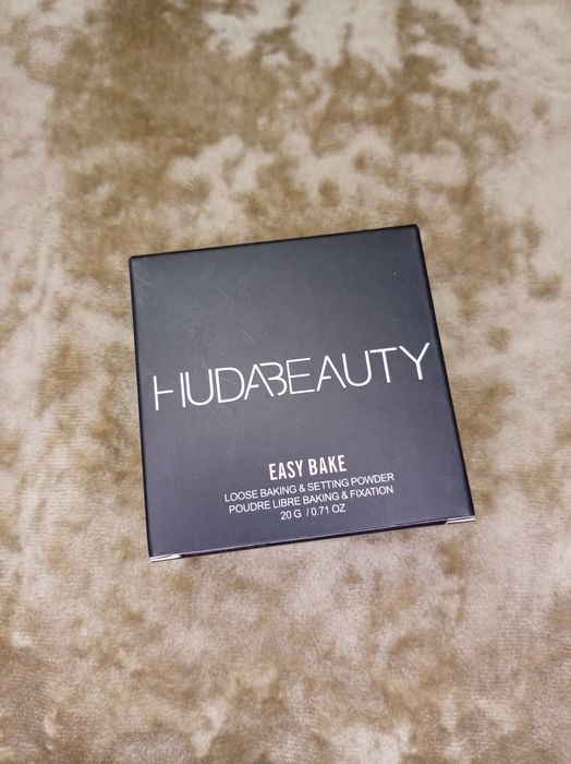 Pudra Huda beauty easy bake 2 nuanțe