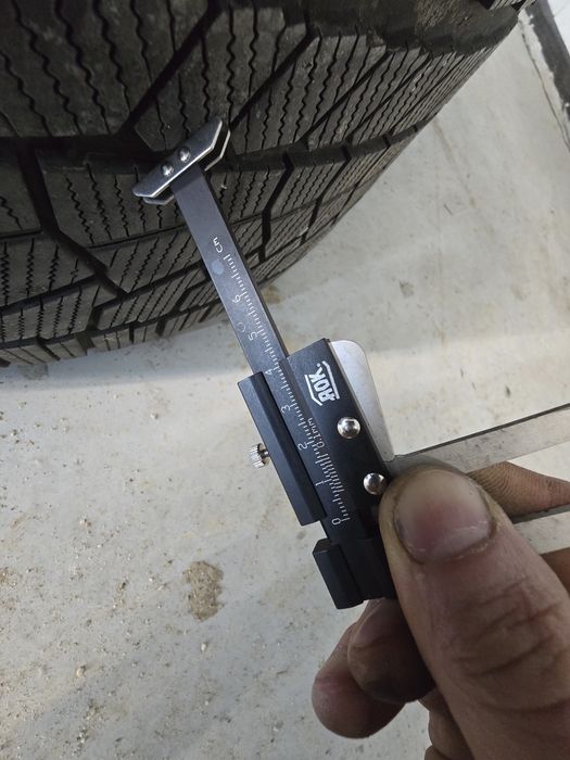 Vând Anvelope iarna 315/30/R22 2buc 276/35/R22 1buc5