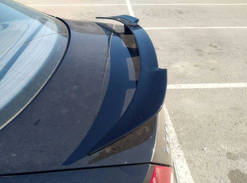 Спойлер за багажник или таван, хечбек антикрило черно 132 см х7 см.