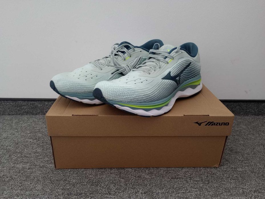 Mizuno Обувки за бягане Wave Sky 5, 44.5 EU