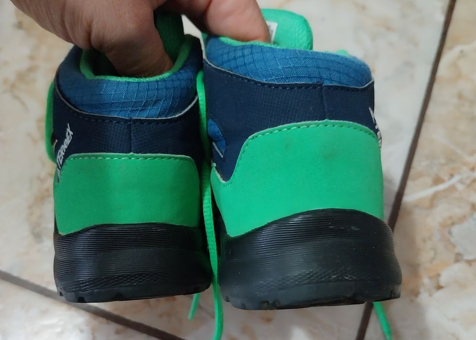 Ghete primavara /toamna,adidas mar 26