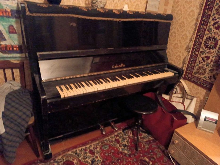 Пианино Октава б/у