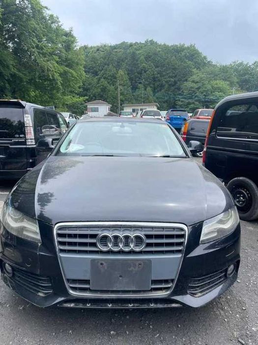 Капот на Audi A4 B8