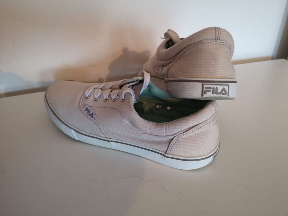 Tenisi Fila albi