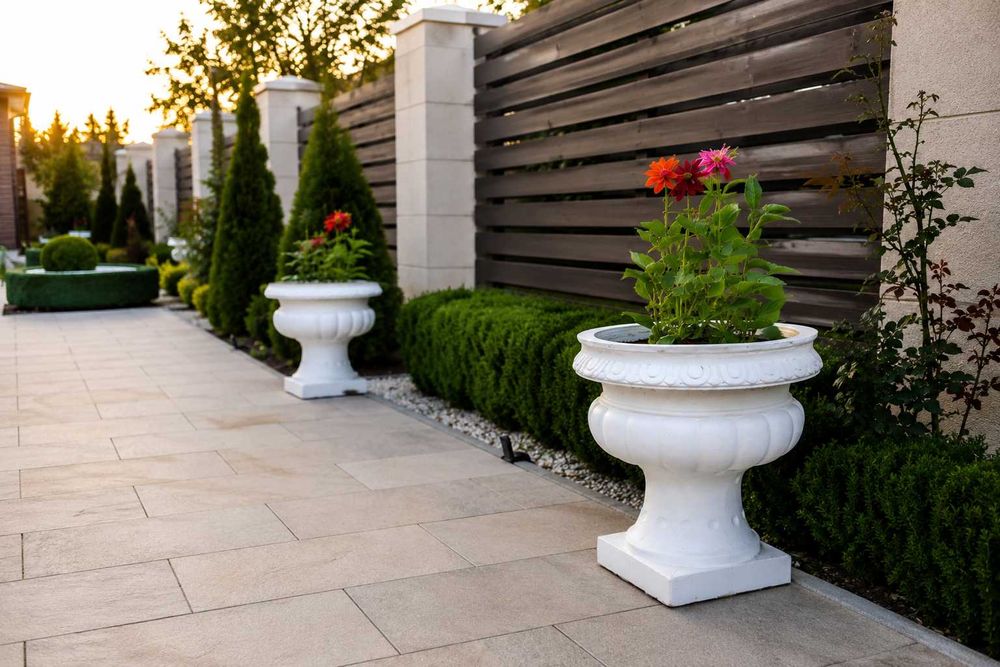 Ghiveci decorativ din ciment alb 39 cm | Jardiniere grădină | Vază exterior