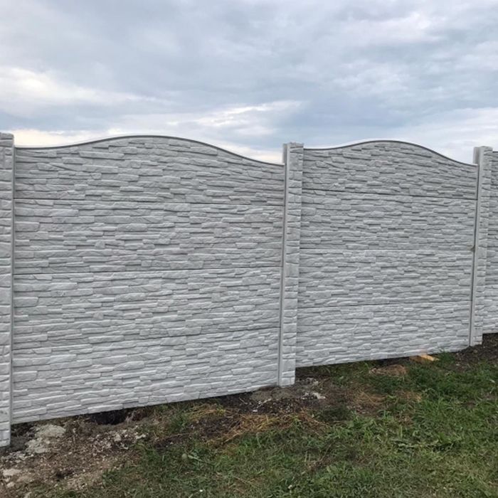 Vând garduri și porți din placi de beton