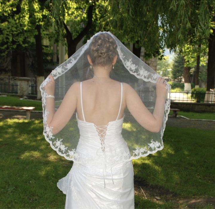 Voal mireasa cu broderie, spaniol