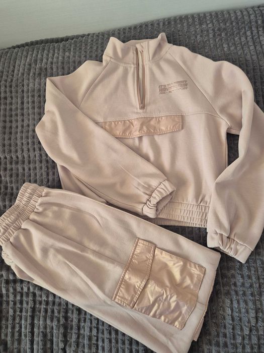Спортен комплект на Zara размер 164 см