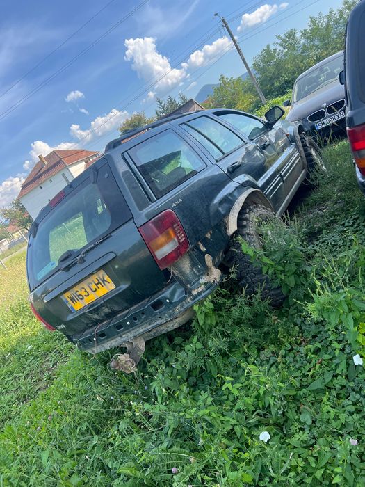 Vând jeep grand cherocke