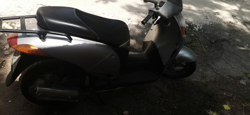 Мотоциклет Honda  Nes 150