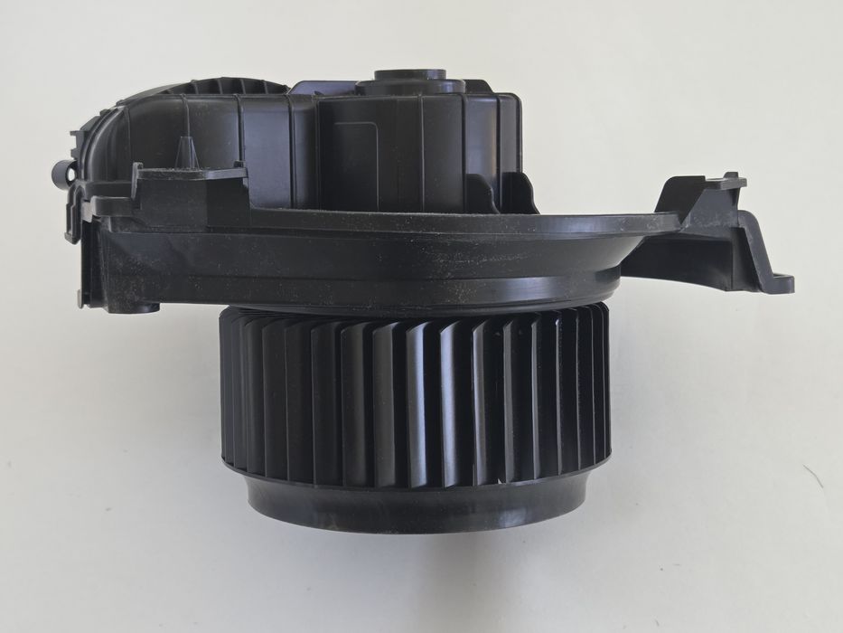 Ventilator Habitaclu Mercedes Sprinter 2018 - 2026  PRODUS  NOU  ORIGINAL  MERCEDES  Ventilator Caldura  din  Bord  Sprinter
