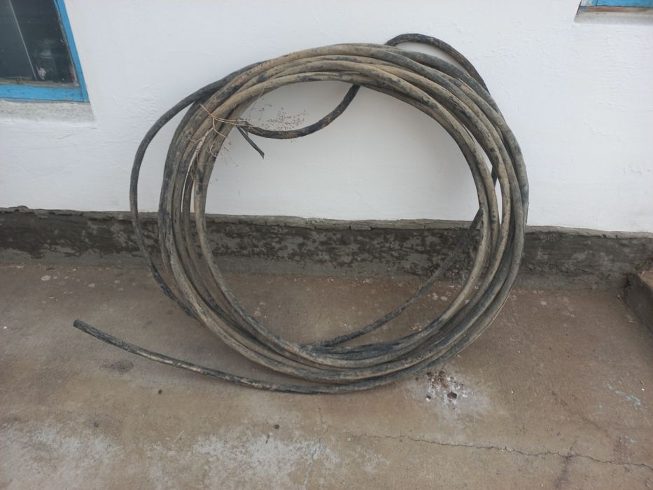 Кабель  Алюминий бронирования 4х25