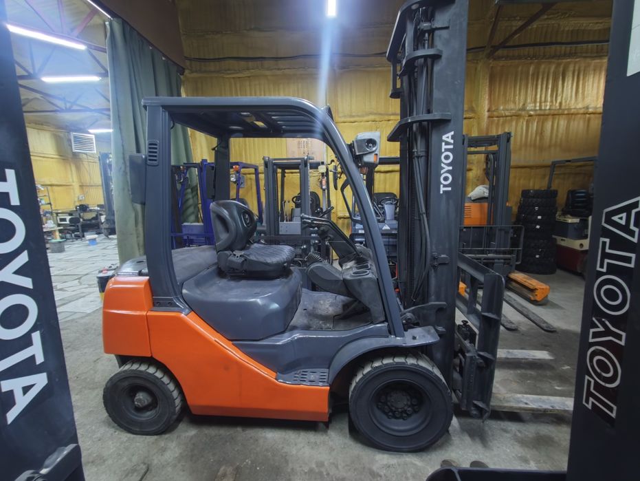 Продам вилочный погрузчик. Кара