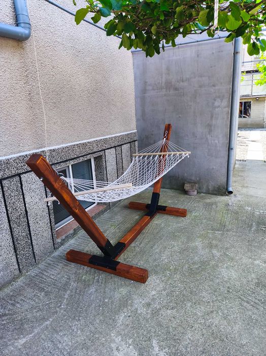 Стойка и хамак за градината