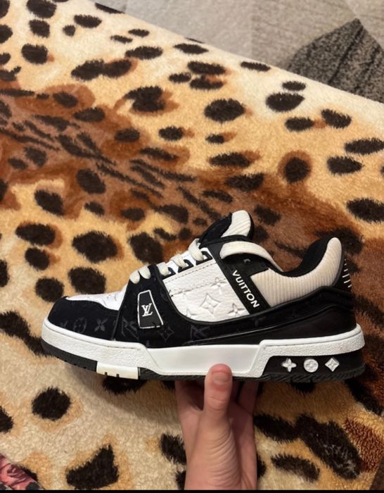 Adidasi Louis vuitton