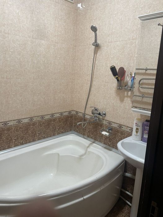 Продам 2х, переделанную в 3х комнатную квартиру