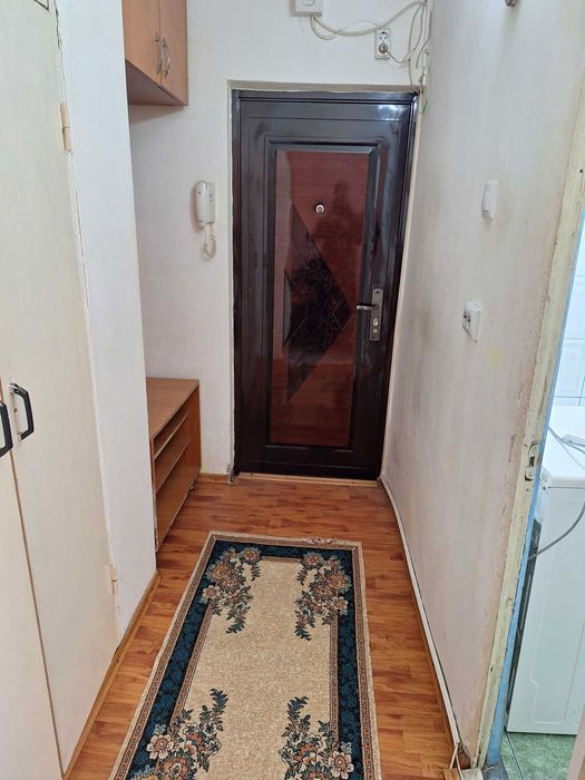 Vând garsonieră etaj 2