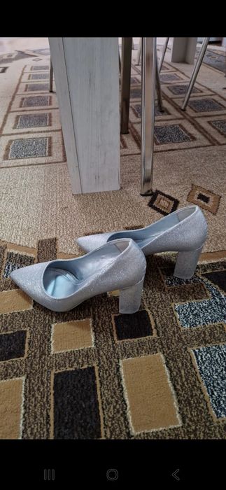 Pantofi cu toc dama argintii