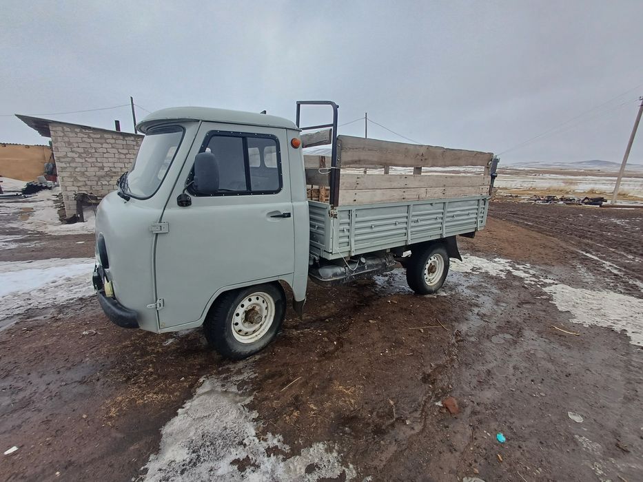 Продам уаз бортовой