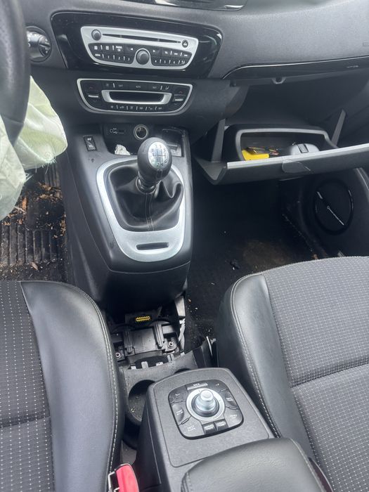 Piese caroserie renault scenic 3 Bose  motor 1.6 dci 130cp