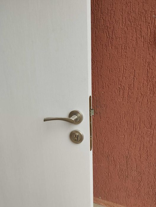 Интериорни врати