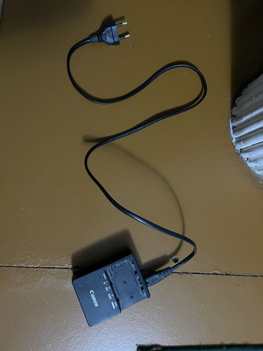 Продается фотоаппарат Canon EOS (6D)(wg)