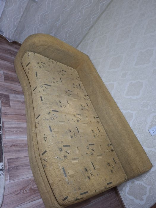 Диван, кресло в хорошем состоянии