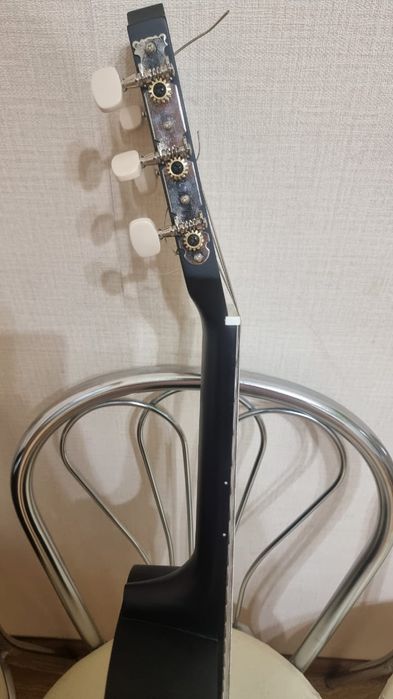 Продаю Yamaha GL1 Guitalele