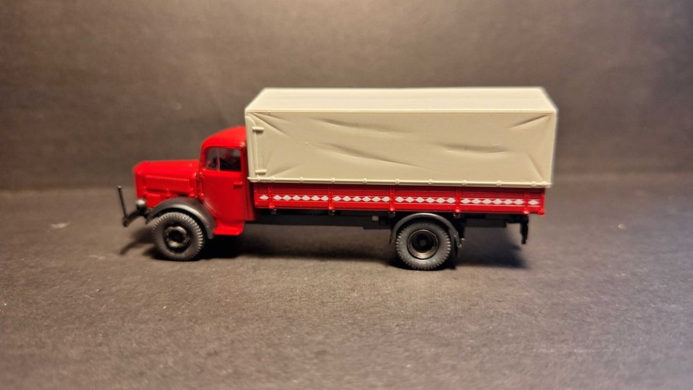 Колекционерски камиони 1:87