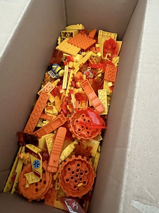 LEGO toate culorile