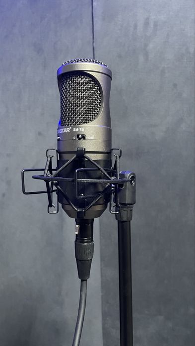 Студийный микрофон