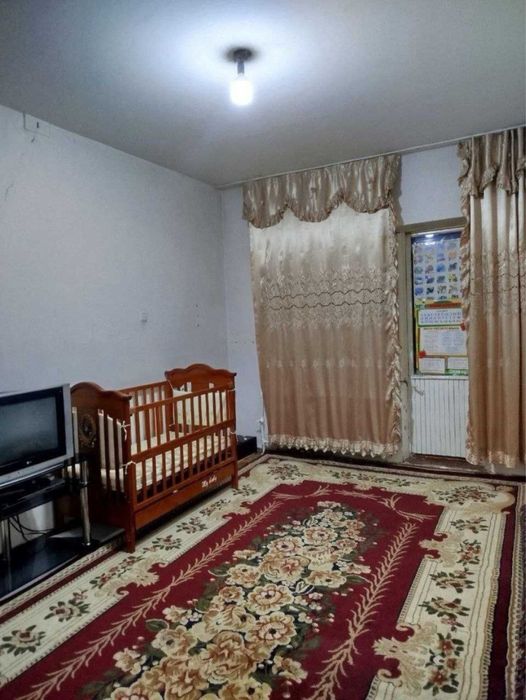 Чиланзар 25 1/1/4 улучшенная планировка балкон 2/3 38 метр квадрат