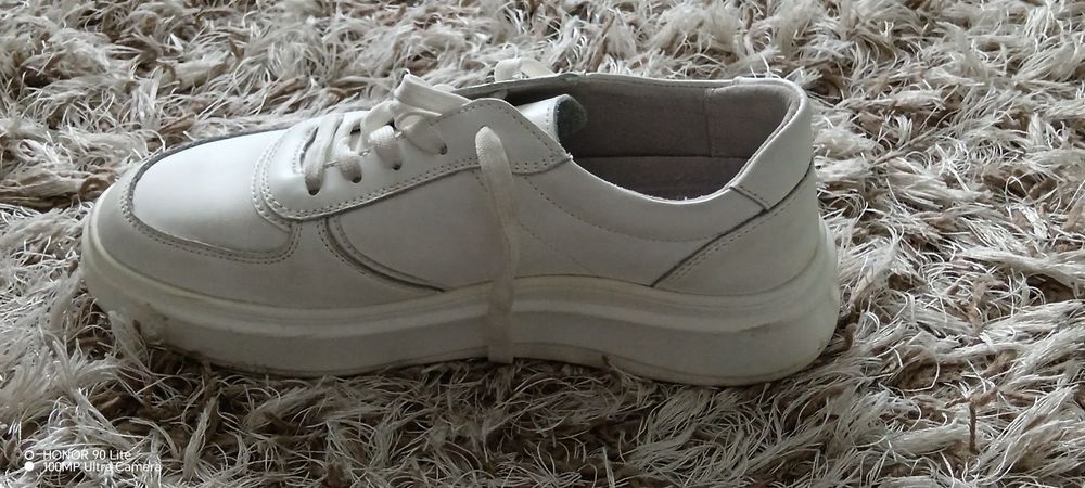 Adidași mărimea 40