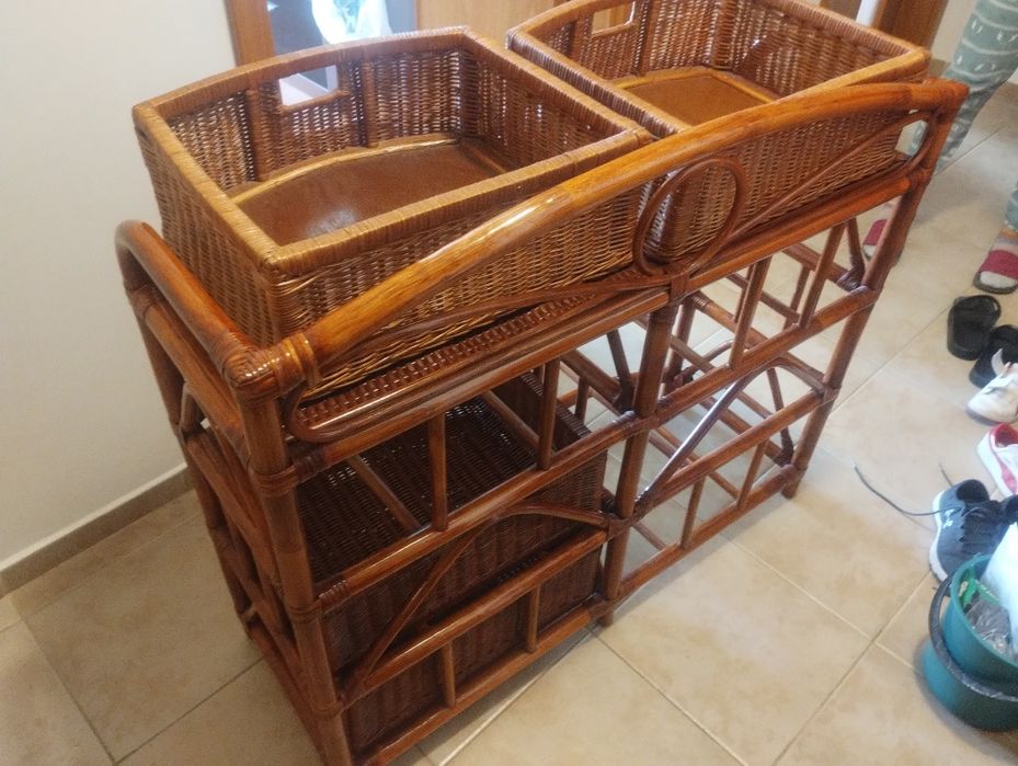 Comoda  veche bambus
