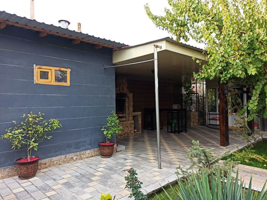 Продается уютный дом у реки с видом на горы. Чирчик, Аранча 8 соток.